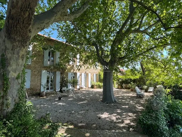 Maison 14 pièces 380 m²