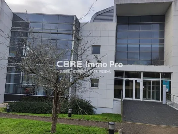 Local professionnel 3371 m²