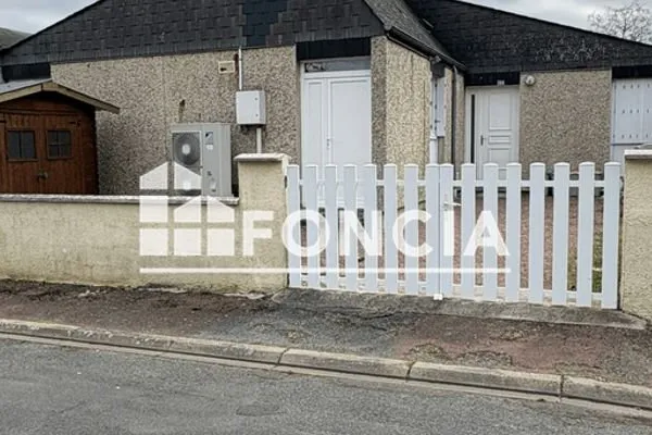 Maison Location Montreuil-Bellay 5p 106m² 840€