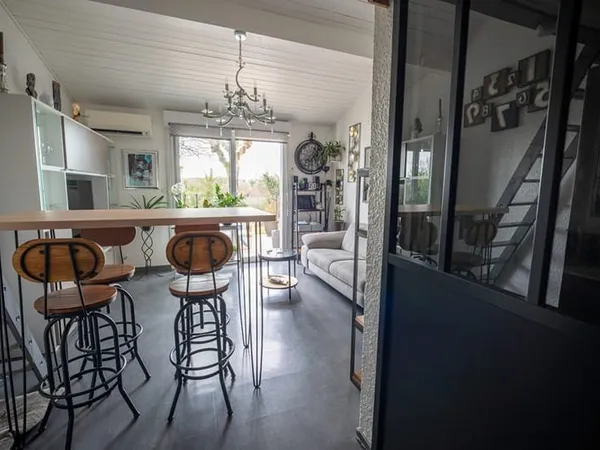 PROCHE COMMERCES - Appartement de 26 m² avec terrasse & stationnement