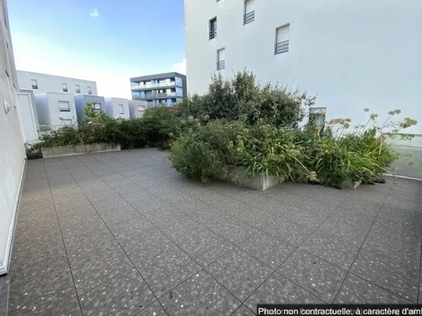 CROIX BONNEAU - T2 - 50 M2 + TERRASSE & BALCON + PK