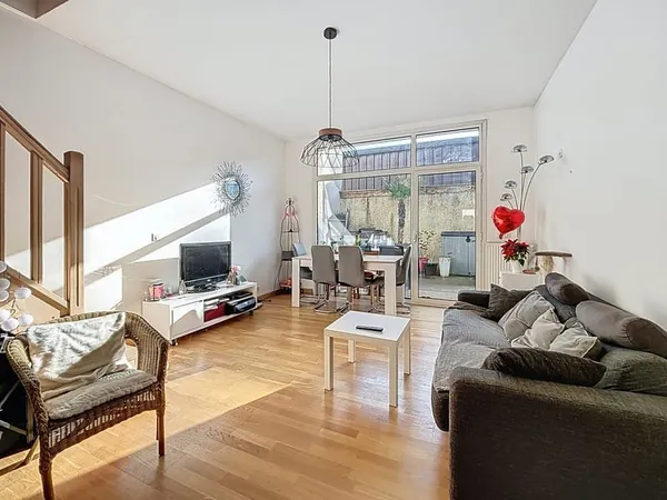 Maison de ville duplex Proche gare Calme et ensoleillée