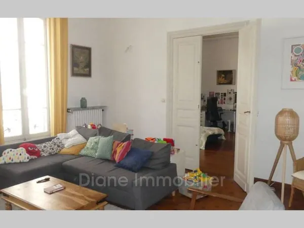 Appartement 6 pièces 162 m²