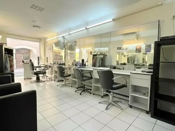 Commerce 49 m²