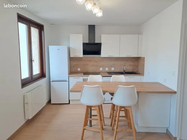 Appartement secteur Bouthéon, 2 ou 3 chambres, entièrement rénové et meublé