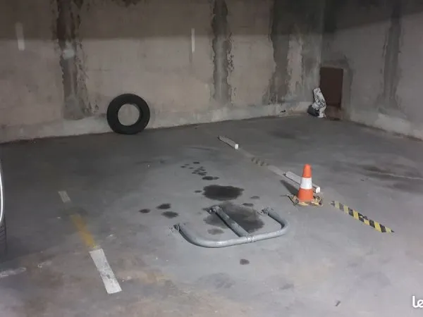 Place de parking intérieure sécurisé secteur Carnolès