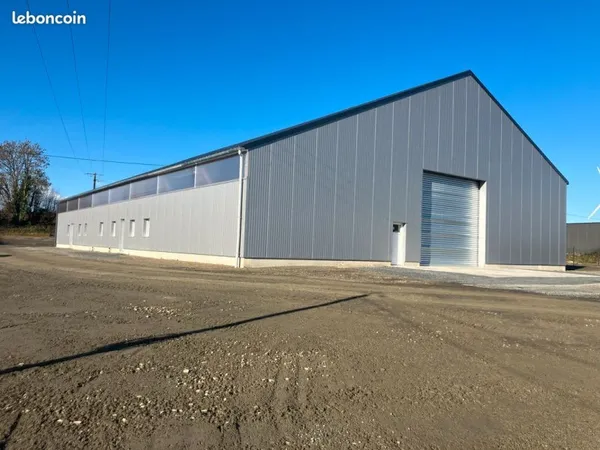 Local d'activités neuf 500m² + 3000m² cour extérieure