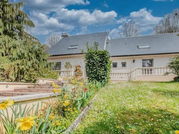Maison 10 pièces 420 m²