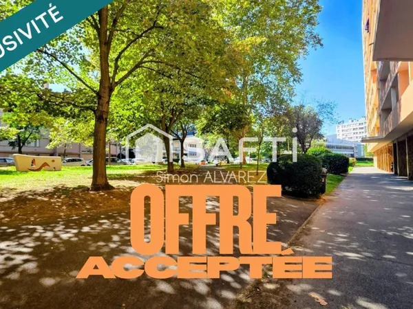 T5 de 77 m² proche métro