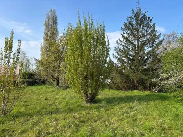 Terrain 900 m²