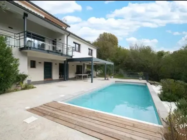 Maison 6 pièces 245 m²