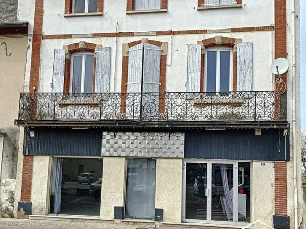 Local commercial avec appartement/bureaux