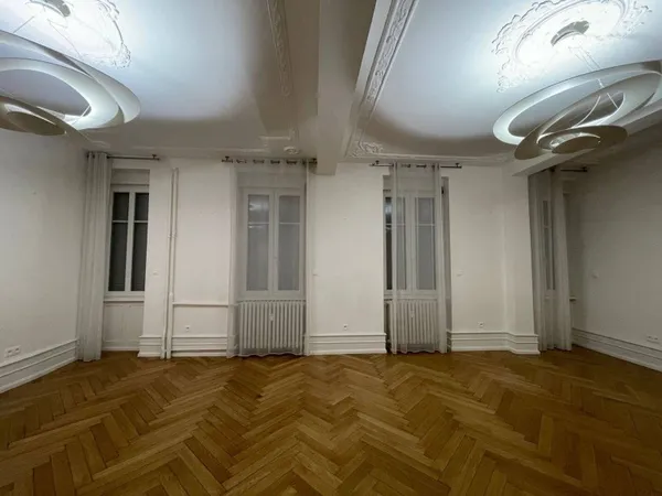 Appartement 5 pièces 157 m²