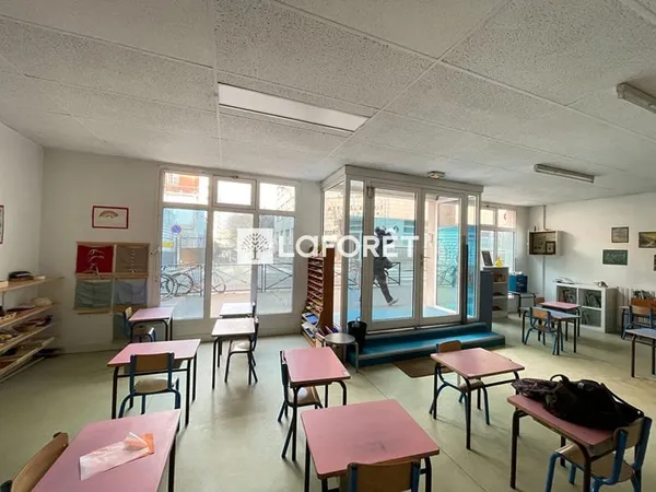 RUE SAINT-MAUR Local commercial 293m2 divisible