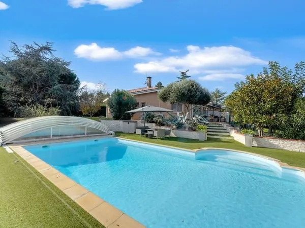 MAISON DE 195m² - 5 CH - PISCINE & DÉPENDANCE AMÉNAGÉE