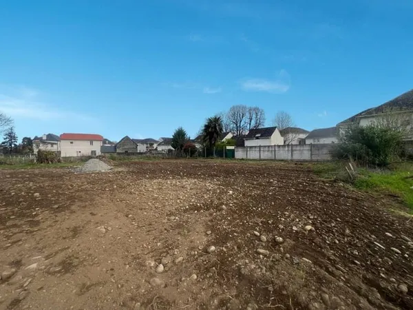Terrain 733 m²