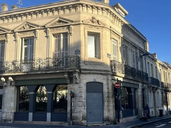 Local commercial 160 m²