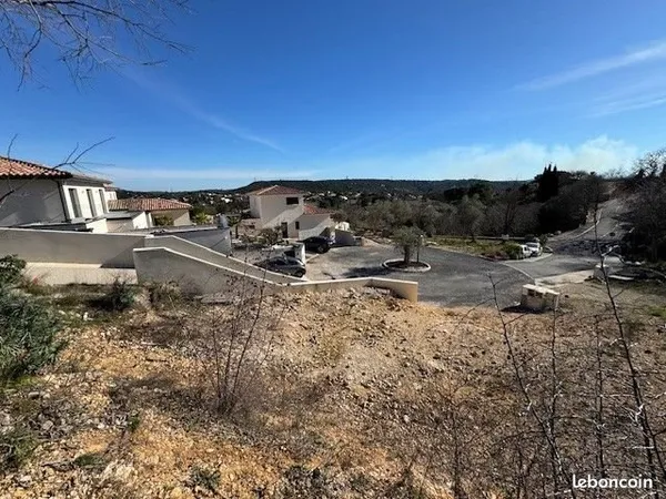 Terrain 350 m² avec vue dominante