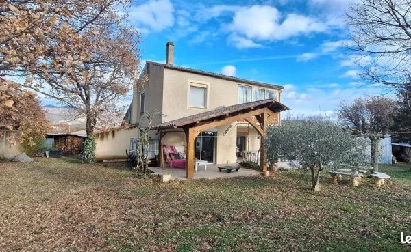 Maison avec dependances