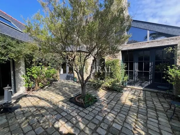 Maison 10 pièces 224 m²