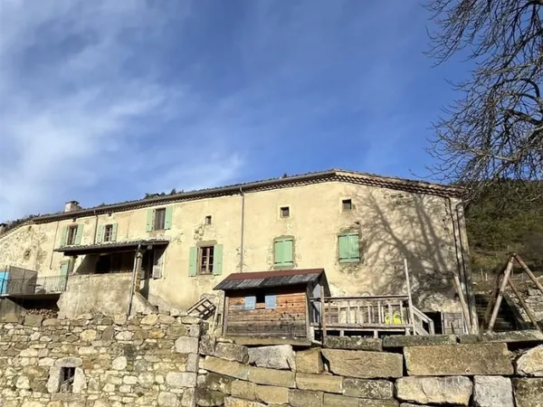 Angèle - Ancien Coprs De Ferme Et Immense Terrain Drome Gumiane