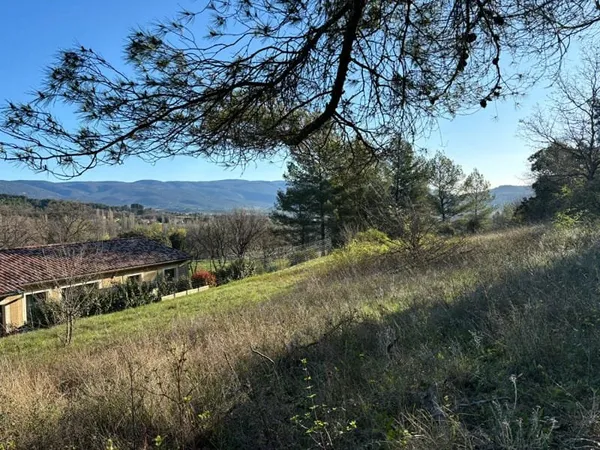 Terrain 953 m²