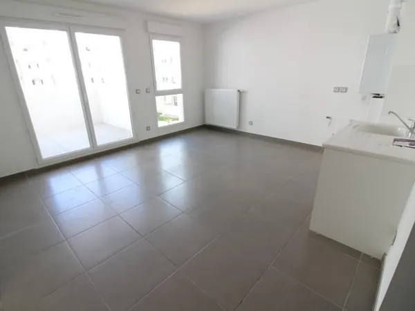 VILLEURBANNE/MONTCHAT - Appartement T2 balcon