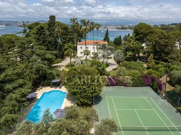 Cap d'Antibes - Propriété Ultra Prestige en Front de Mer