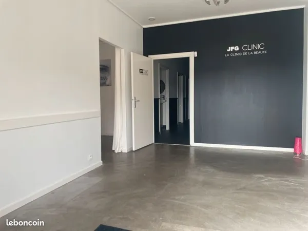 COLMAR/ Local professionnel de 169m²
