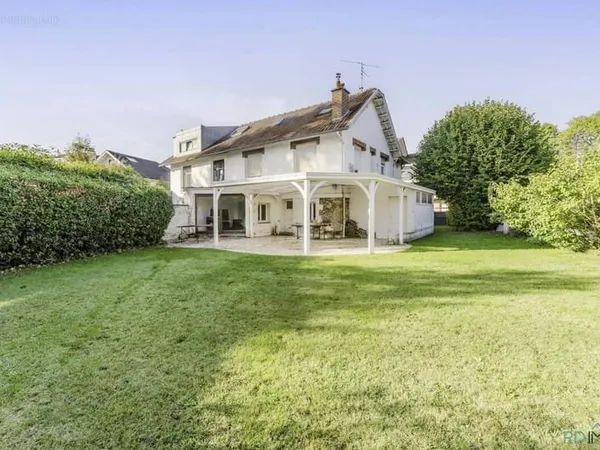 Croisé-Laroche : Semi-individuelle familiale, 5 chambres, bureau