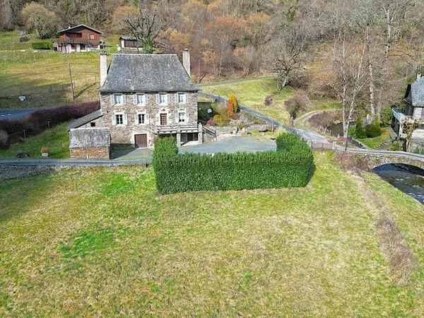 Maison 8 pièces 205 m²