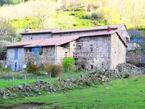 Dépt. 07 - A VENDRE AU ROUX - Ancienne Ferme de 90 m2 - Parc