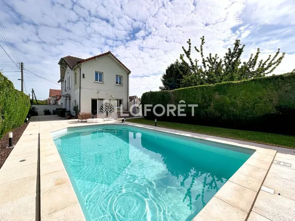 Maison 8 pièces 200 m²