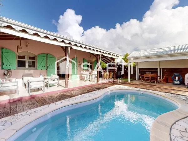 3 chambres, piscine et carbet, excellent état