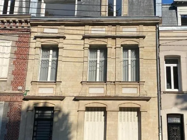 Maison 9 pièces 277 m²