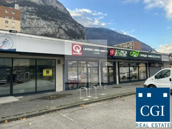 Local commercial 83 m²