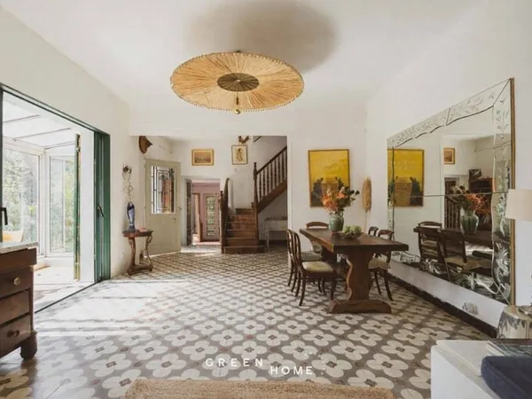 Maison 8 pièces 230 m²