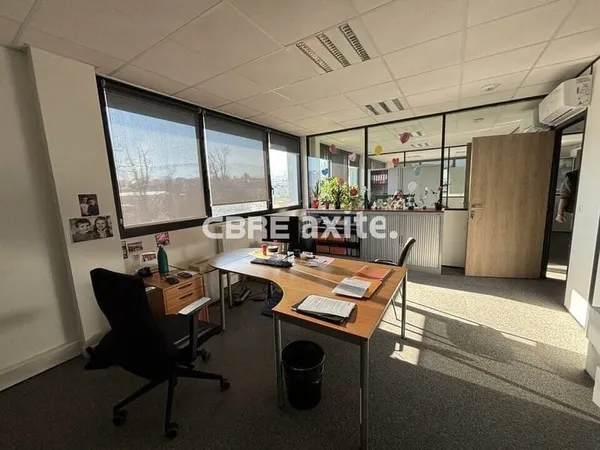 Bureau 236 m²