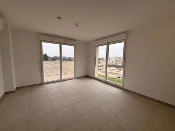 T1 NEUF meublé avec balcon et parking à MONTEUX