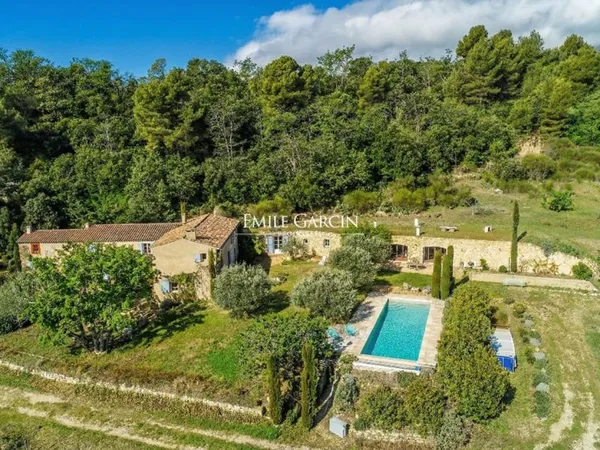 Mas à louer Sud Luberon, belle vue sur la campagne et calme absolu
