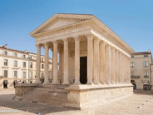 Fonds de commerce Nîmes écusson