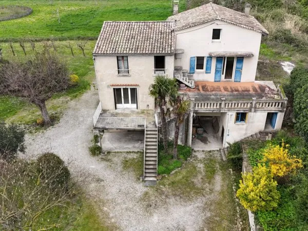 Maison à loriol de 160 m2 sur 5000m2 de terrain, ancienne ferme, deux logements, nombreuses dependan