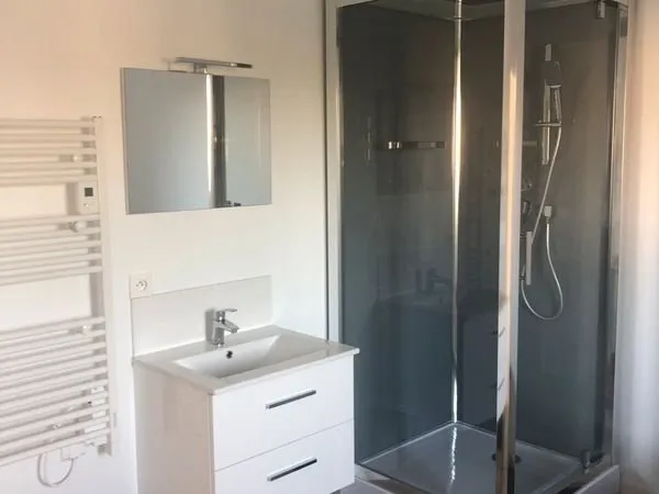 Chambre meublée à louer dans maison individuelle, colocation de 4 personnes