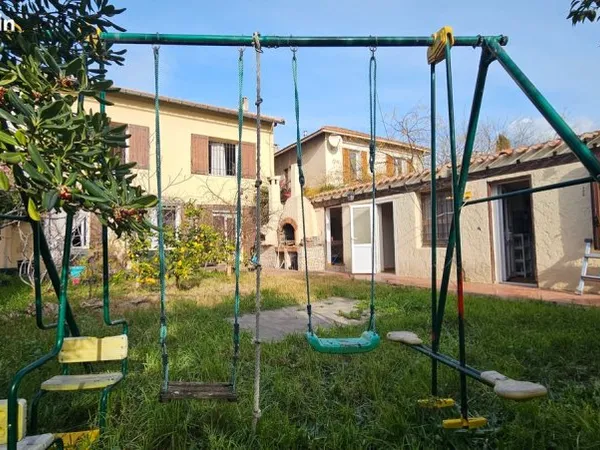 13011 : Grande Maison La pomme climatisée de 150 m2 avec dépendance et 4 parking voitures