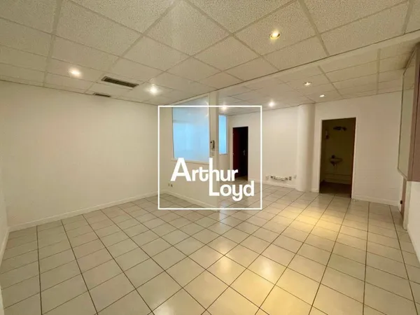 Local professionnel 70 m²