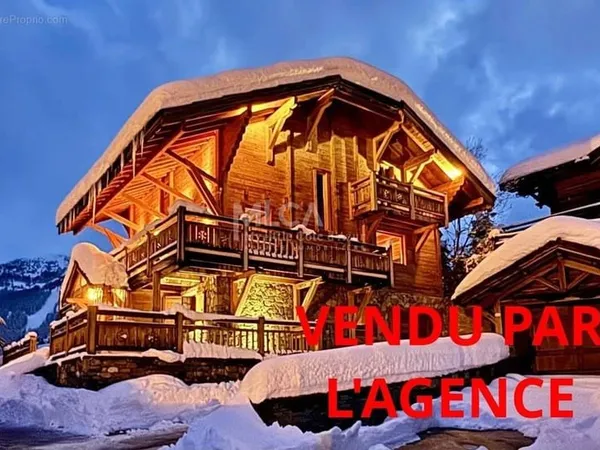 Chalet de Prestige/ Départ skis aux pieds