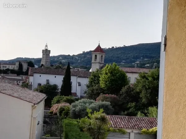 Charmant F2 meuble 10 mois jeune gens
