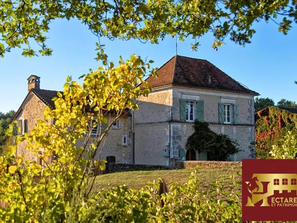 Domaine de 41 hectares, maison de maître et installations équestres en Périgord Vert