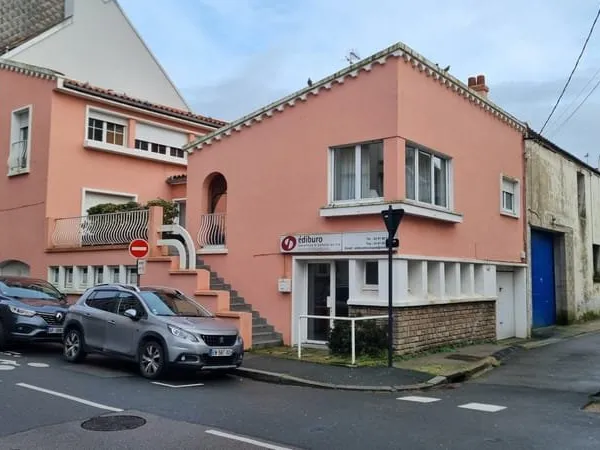 Réf 3972 - Immeuble bien situé à usage d'habitation et profe