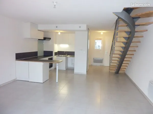 Maison duplex T3 SAINT MARTIN DE CRAU